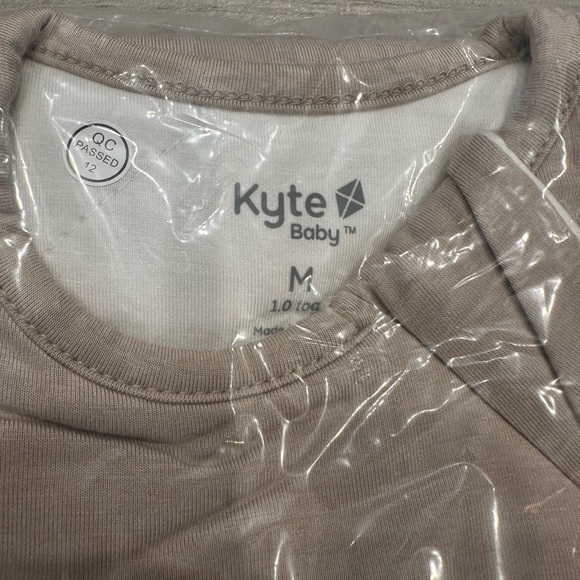Most wanted/ Kyte BABY Sleep Sack in Almond/ size M, tog 1.0 - Picture 3 of 3